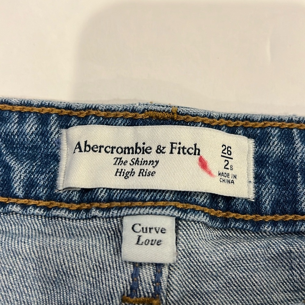 Abercrombie and Fitch, the skinny high-rise curve love size 26/2S - Picture 2 of 6